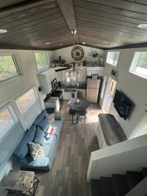 Fox Hollow - Tiny Home With Cypress Creek Access, Park Like Setting Уимбърли Екстериор снимка
