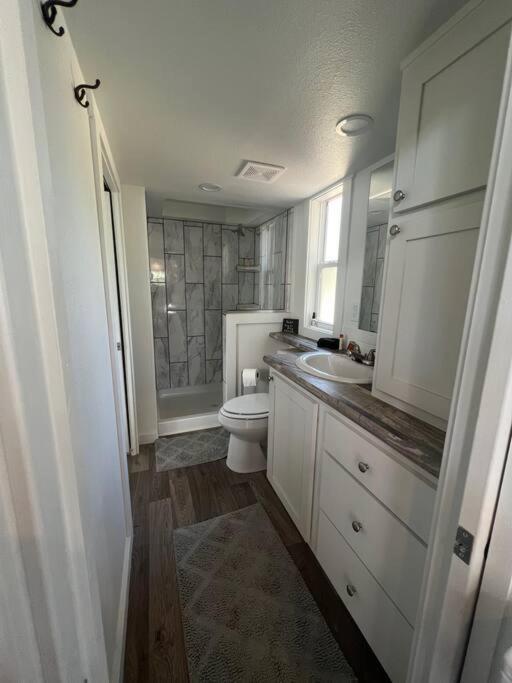 Fox Hollow - Tiny Home With Cypress Creek Access, Park Like Setting Уимбърли Екстериор снимка